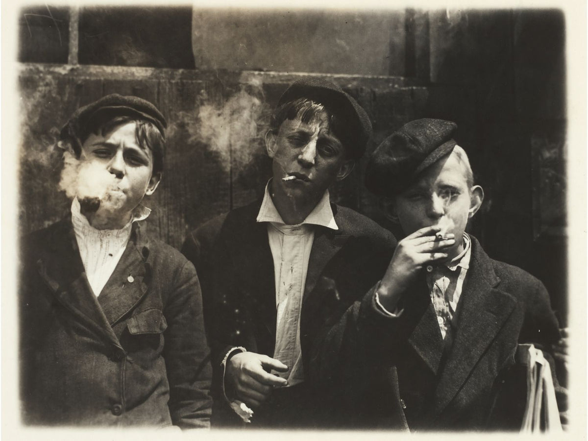 Newsies at Skeeter Branch, St. Louis, Missouri by Lewis Wickes Hine, May 1910