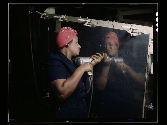 Operando un taladro manual en Vultee-Nashville por Alfred T. Palmer - 1943