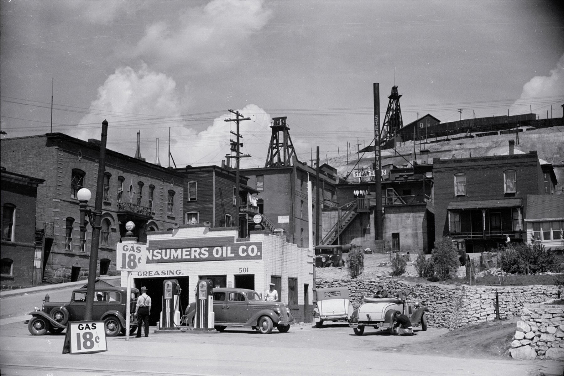 Gas Station by Arthur Rothstein - Butte Montana - 1939