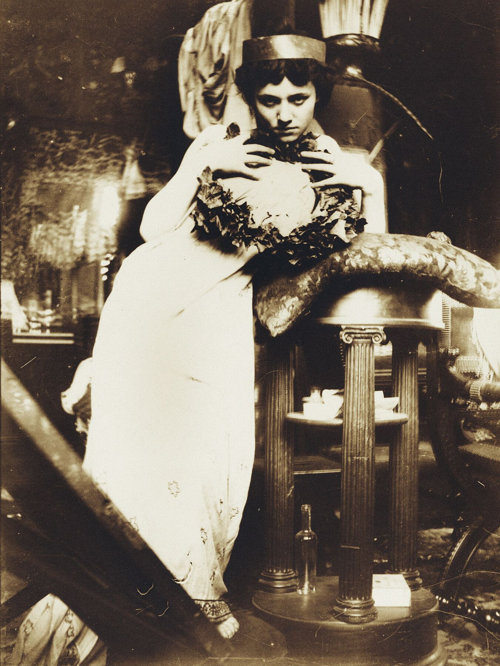 Study of a Female Model Holding a Wreath, Rue du Val de Grâce] by Alphonse Maria Mucha - 1900