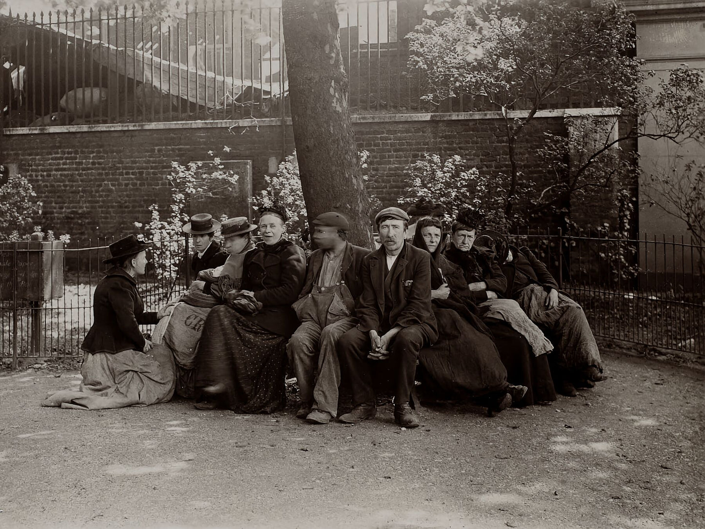 Homeless Men and Women in Spitalfields Gardens, Jack London - 1902