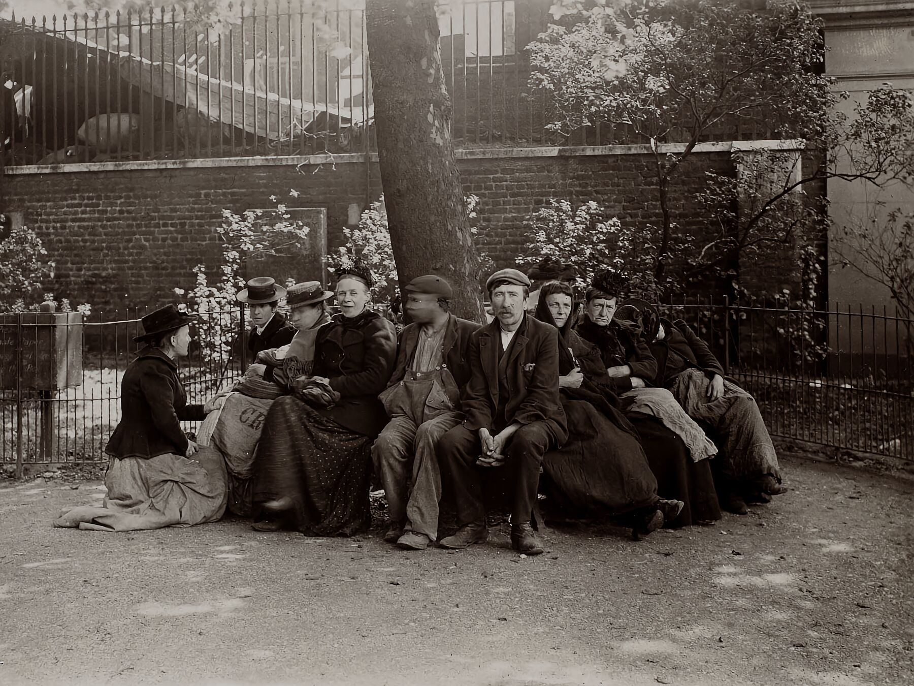 Homeless Men and Women in Spitalfields Gardens, Jack London - 1902
