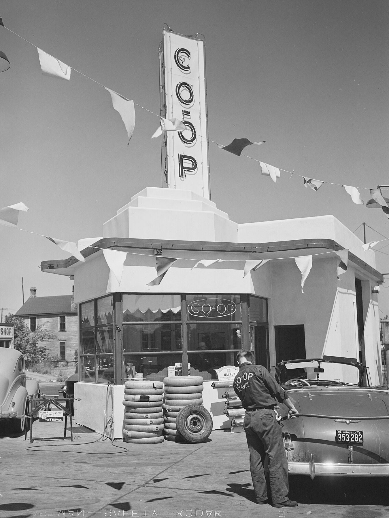 Cooperative Gas Station in Minneapolis, Minneapolis by Marion Post Wolcott - 1941 