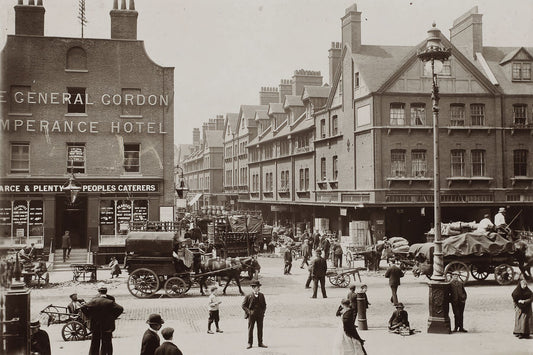 View in Spitalfields in London by Jack London - 1902