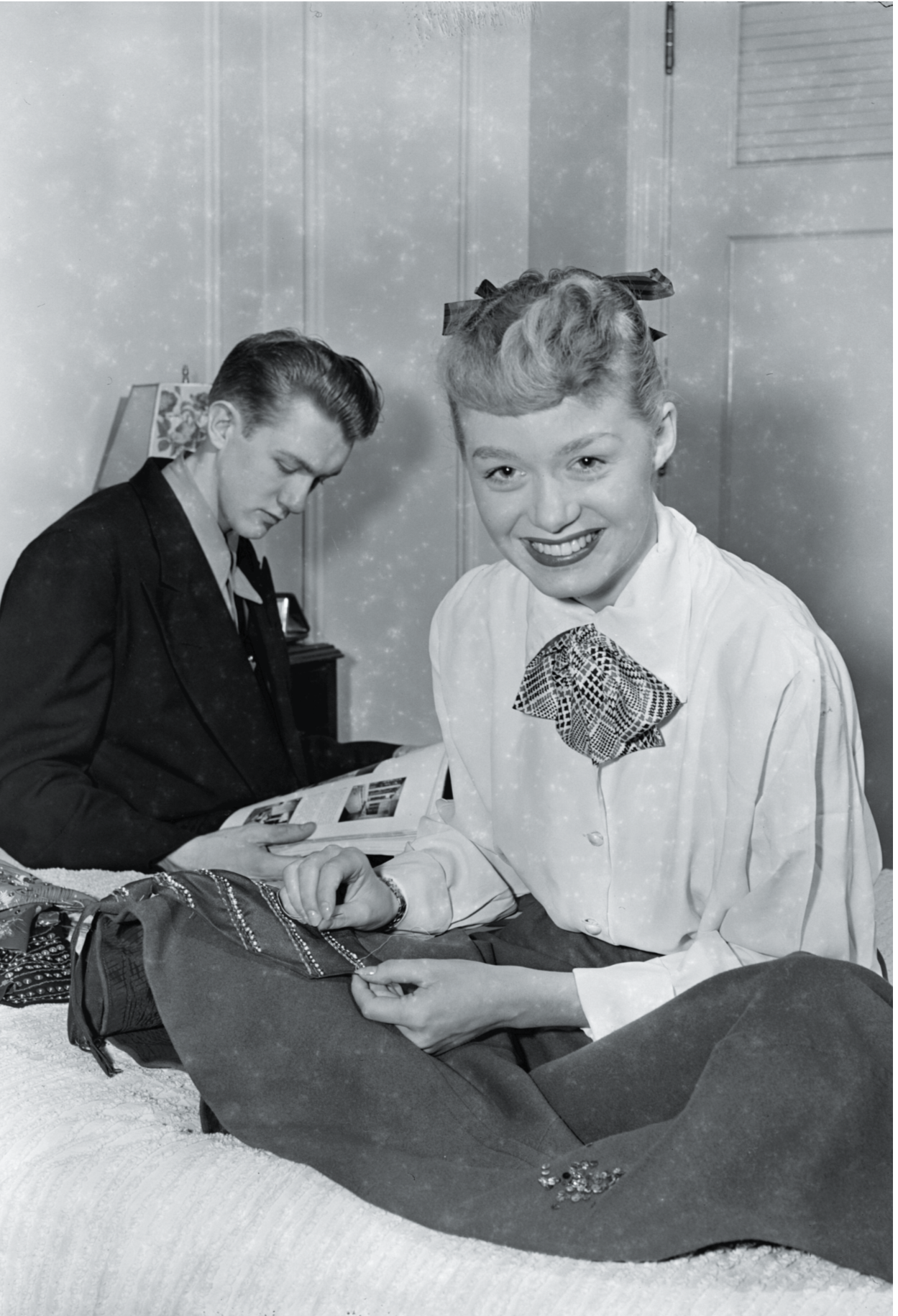 June Christy and Bob Cooper by William P. Gottlieb c.1947 - Postcard