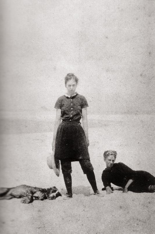 Margaret Eakins y Harry en la playa de Thomas Eakins - 1880 - Postal