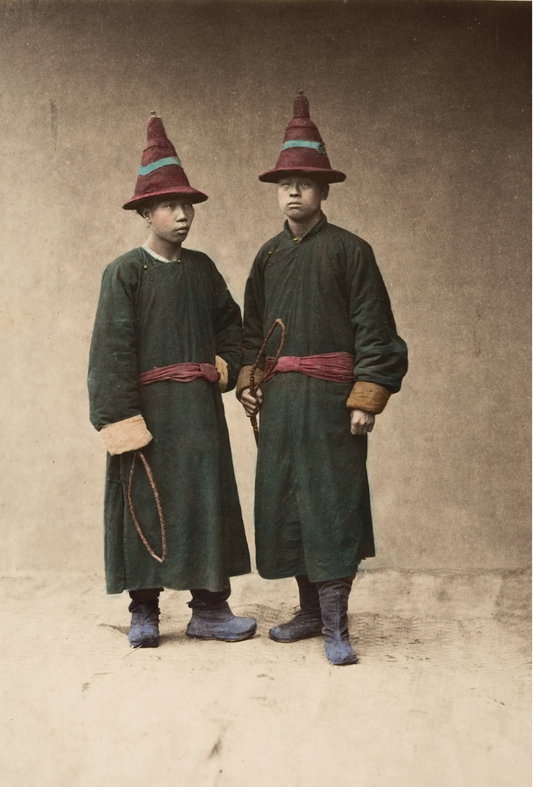 Dos hombres chinos con traje tradicional a juego de Raimund von Stillfried, década de 1870 - Postal