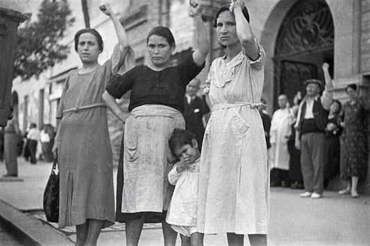 Women in Valencia by Gerda Taro - 16 June, 1937